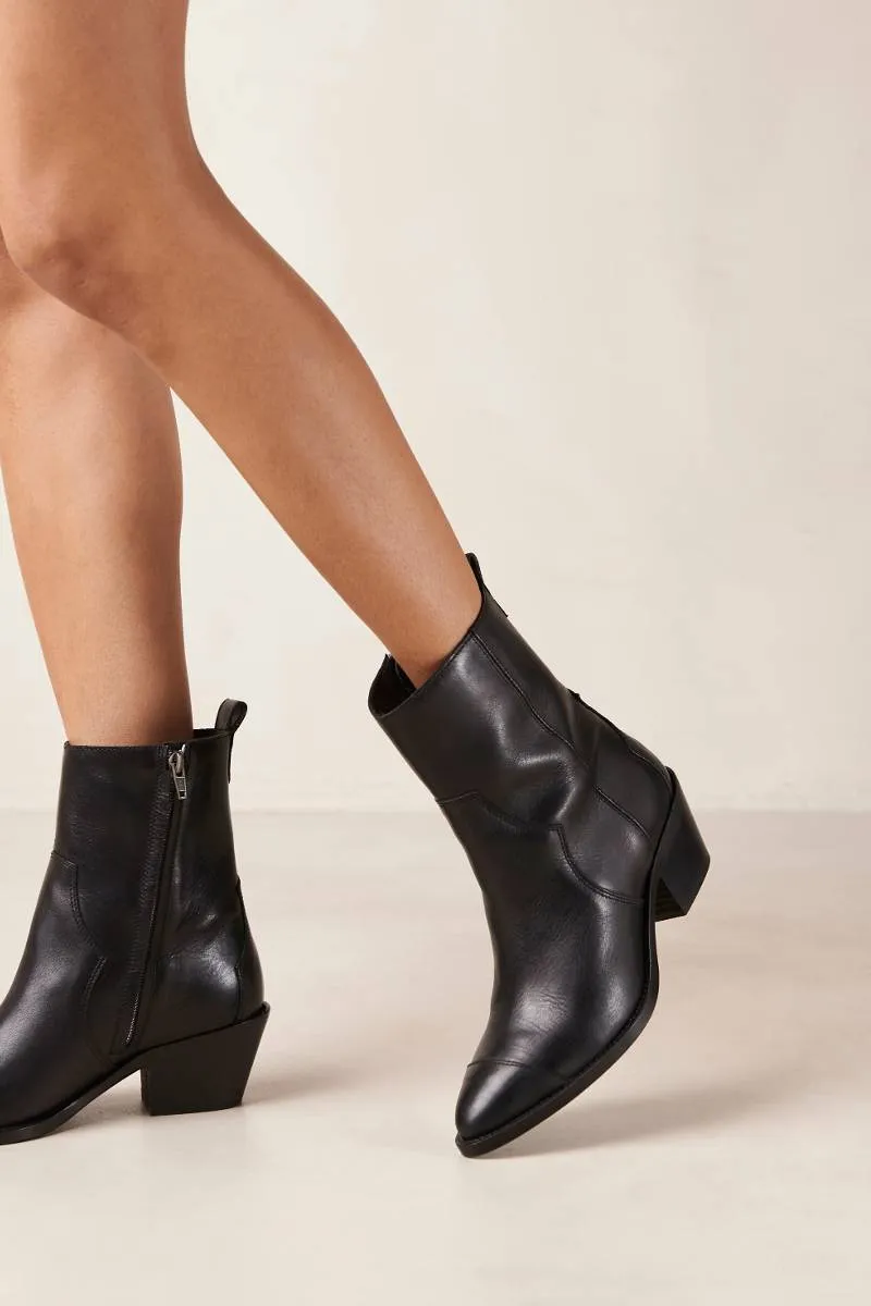 AUSTIN BLACK LEATHER ANKLE BOOTS
