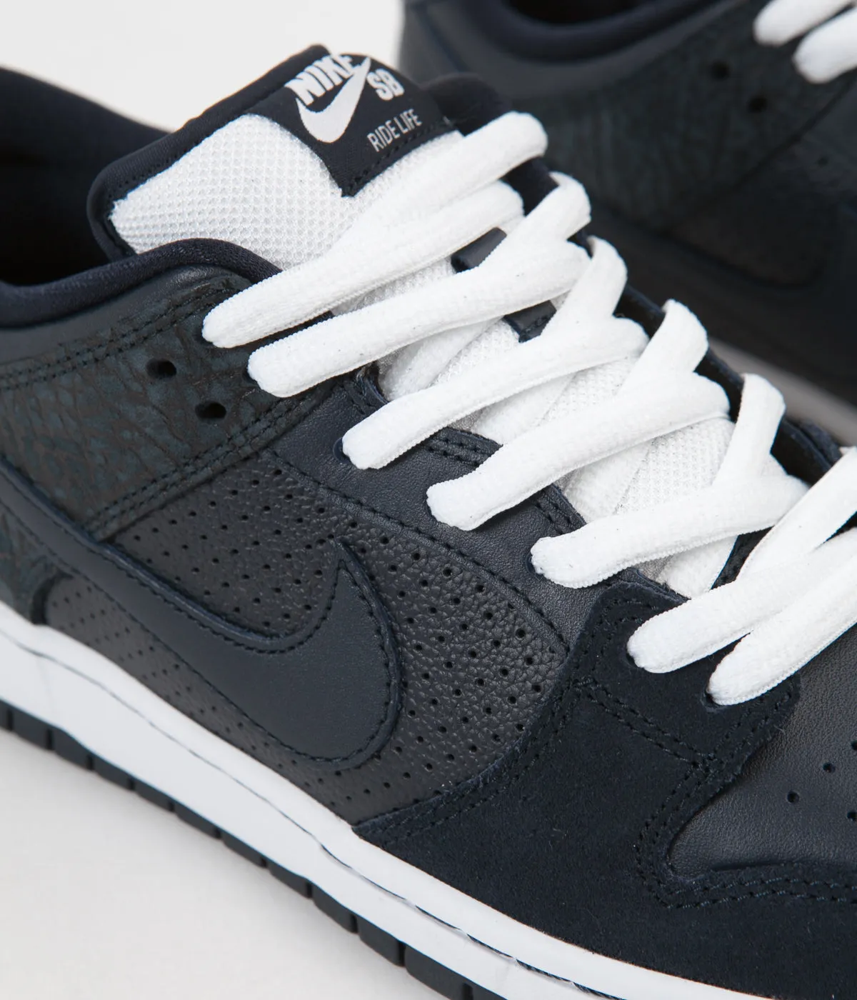 Nike SB Dunk Low TRD Murasaki Shoes - Dark Obsidian / Dark Obsidian - White