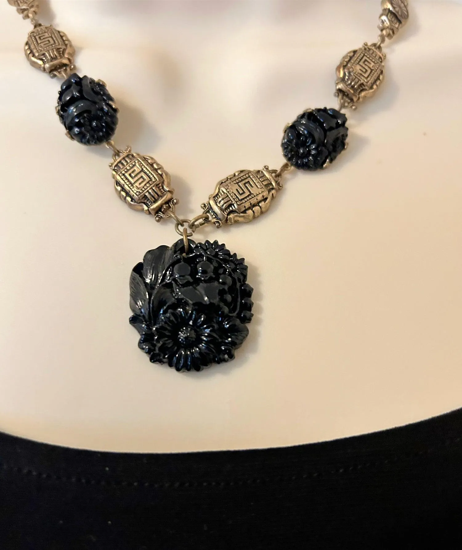 Striking Art Deco Faux Onyx & Gilt Choker Necklace