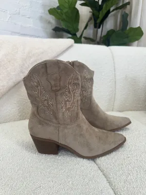 Tennessee taupe cowboy boots